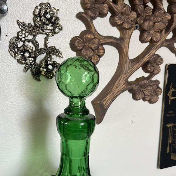 Vintage Emerald Green Genie Decanter - Picture 3 of 8